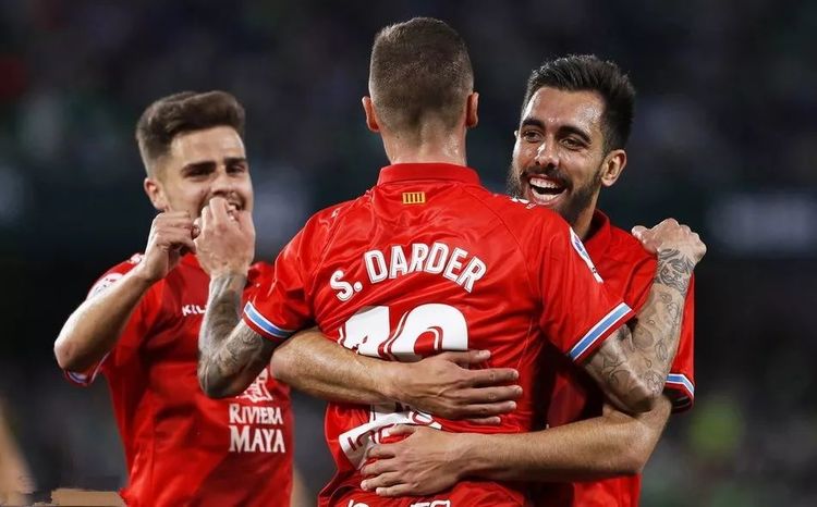  曼城青训小将救主，替补绝平阿森纳  